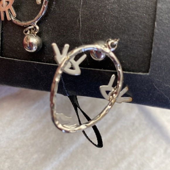 Secret Box Earrings Womens White Gold Dipped lashes lips lightweight stud back - Picture 2 of 6